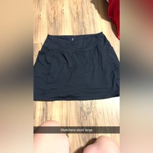 Sketchers skort
